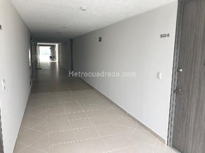 Apartamento de 3 alcobas en venta en Conjunto Altos De Berlin, Ibagué, 68 m² · foto 2 de 10