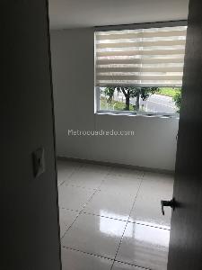 Apartamento de 3 alcobas en venta en Conjunto Altos De Berlin, Ibagué, 68 m² · foto 7 de 10