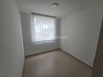 Apartamento de 3 alcobas en venta en La Colina, Girardot, 77 m² · foto 12 de 19