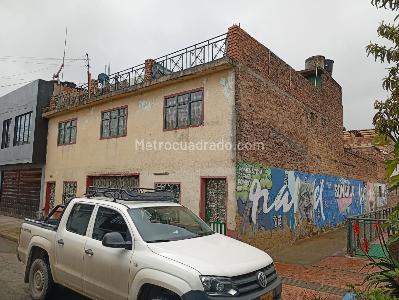 Casa de 5 alcobas en venta en Tunjuelito, Bogotá, 250 m² · foto 2 de 15