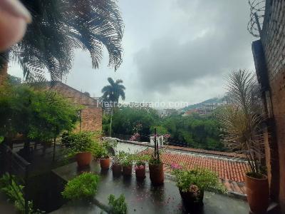 Casa de 5 alcobas en venta en San Antonio, Cali, 370 m² · foto 5 de 16