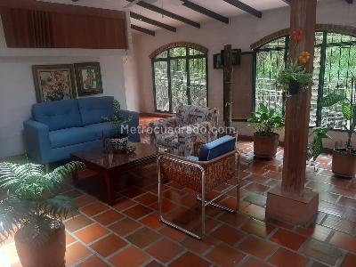 Casa de 5 alcobas en venta en San Antonio, Cali, 370 m² · foto 2 de 16