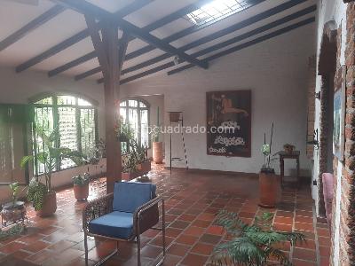 Casa de 5 alcobas en venta en San Antonio, Cali, 370 m² · foto 3 de 16