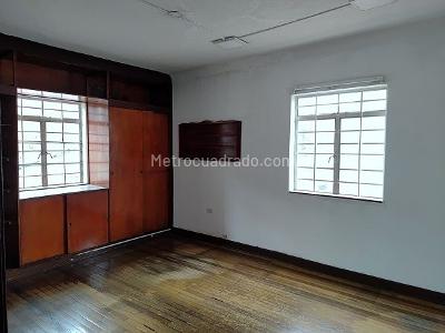 Casa de 5 alcobas en venta en Palermo Marly, Bogotá, 244 m² · foto 11 de 20