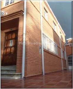 Casa de 5 alcobas en venta en Palermo Marly, Bogotá, 244 m² · foto 17 de 20