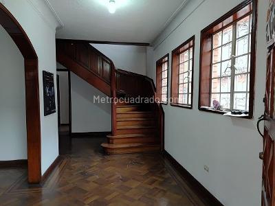 Casa de 5 alcobas en venta en Palermo Marly, Bogotá, 244 m² · foto 2 de 20