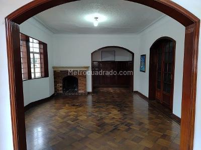 Casa de 5 alcobas en venta en Palermo Marly, Bogotá, 244 m² · foto 3 de 20