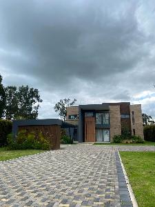 Casa de 4 alcobas en venta en San Jacinto, Chía, 1804 m² · foto 2 de 20
