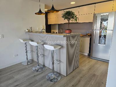 Apartamento de 1 alcoba en venta en Bella Suiza Usaquen, Bogotá, 72 m² · foto 2 de 14