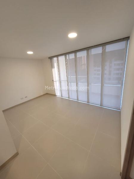 Modern 1BR Studio with Private Bath in Los Colores (Medellín)