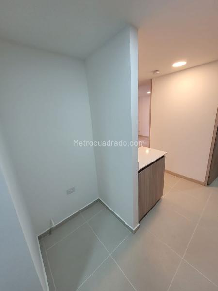 Estudio Moderno de 1 Alcoba con Baño Privado en Los Colores - 4