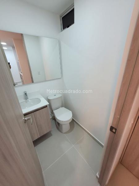 Estudio Moderno de 1 Alcoba con Baño Privado en Los Colores - 5
