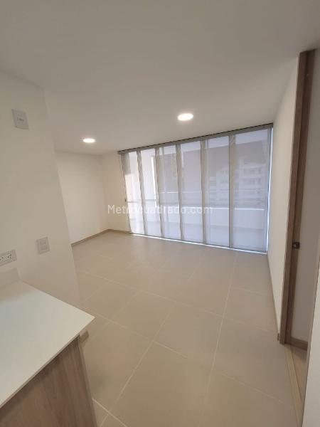 Estudio Moderno de 1 Alcoba con Baño Privado en Los Colores - 6