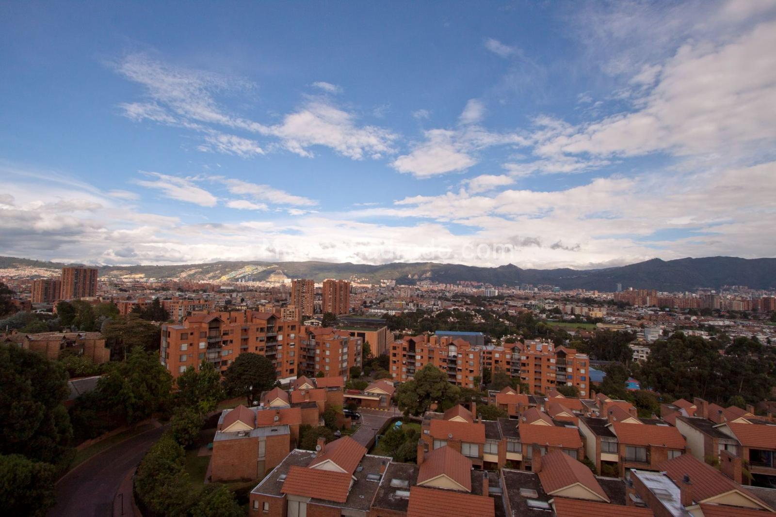 Apartamento en Arriendo  BALCON DE LINDARAJA Cerros de Suba