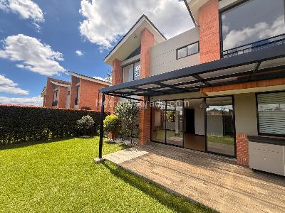 Casa de 4 alcobas en venta en Chuntame San Paulino, Cajicá, 175 m² · foto 2 de 20