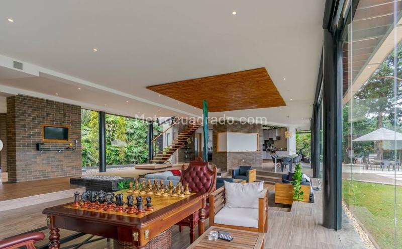 Casa – Medellín, Buenos Aires - Más
