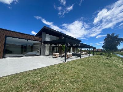 Casa de 5 alcobas en venta en Condominio San Jacinto, Chía, 1901 m² · foto 3 de 20