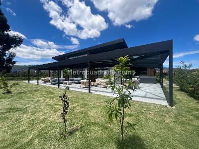 Casa de 5 alcobas en venta en Condominio San Jacinto, Chía, 1901 m² · foto 2 de 20