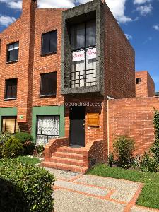 Casa de 3 alcobas en arriendo en Quintas De Sotavento, Bogotá, 108 m² · foto 1 de 20