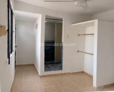 Casa de 5 alcobas en venta en Cambulos, Girardot, 95 m² · foto 3 de 14