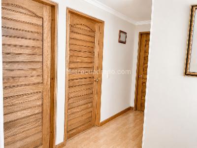 Apartamento de 4 alcobas en venta en Chico San Patricio, Bogotá, 195 m² · foto 10 de 17