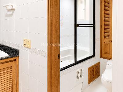 Apartamento de 4 alcobas en venta en Chico San Patricio, Bogotá, 195 m² · foto 17 de 17