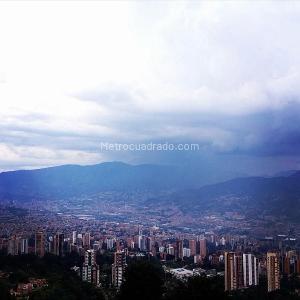 Apartamento de 2 alcobas en venta en El Poblado, Medellín, 55 m² · foto 15 de 16