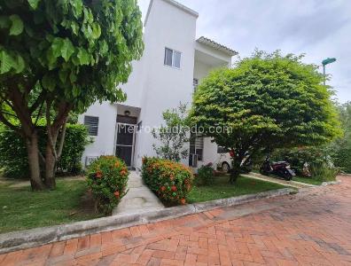 Casa de 3 alcobas en venta en Condominio Madeira, Girardot, 84 m² · foto 2 de 10