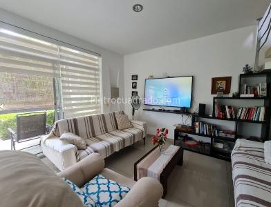 Casa de 3 alcobas en venta en Condominio Madeira, Girardot, 84 m² · foto 7 de 10