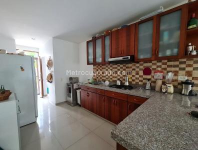 Casa de 3 alcobas en venta en Condominio Madeira, Girardot, 84 m² · foto 9 de 10