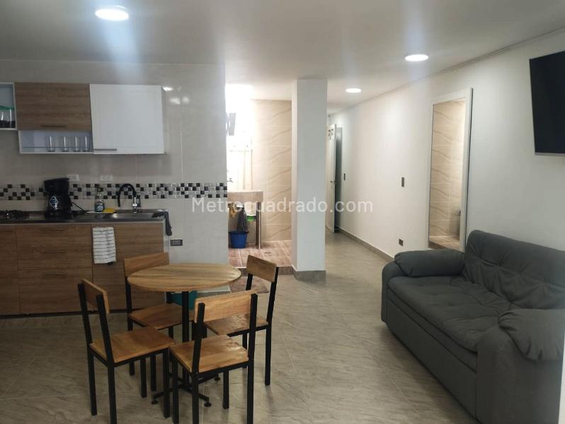 Apartamento Amoblado de 2 Alcobas en Cristóbal La América