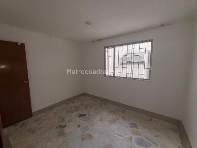 Casa de 5 alcobas en venta en Santa Rita, Bogotá, 140 m² · foto 2 de 20