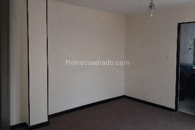 Casa de 5 alcobas en venta en Castilla, Bogotá, 224 m² · foto 9 de 20