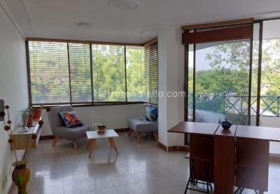 Apartamento de 3 alcobas en venta en Blanco, Girardot, 90 m² · foto 2 de 10
