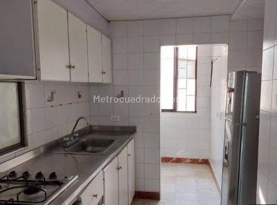 Apartamento de 3 alcobas en venta en Blanco, Girardot, 90 m² · foto 6 de 10