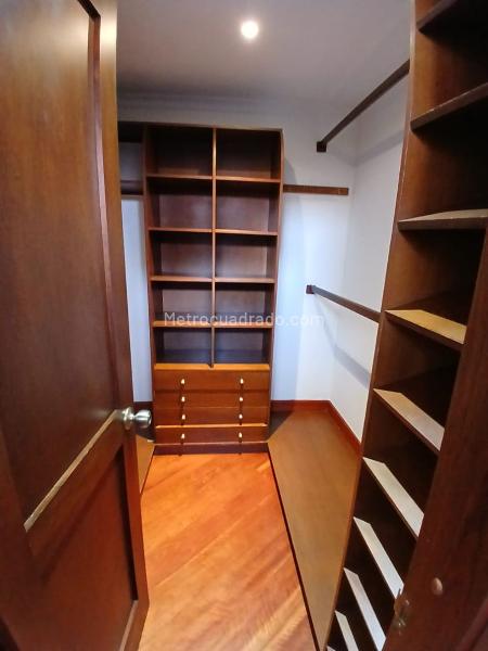 Bright 2BR Apartment in El Poblado El Tesoro - 5