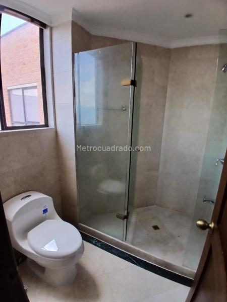 Bright 2BR Apartment in El Poblado El Tesoro - 6