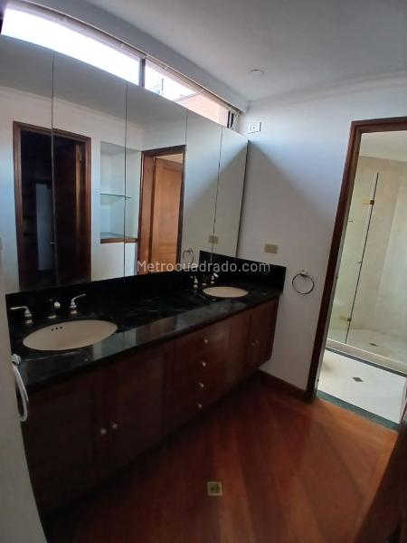 Bright 2BR Apartment in El Poblado El Tesoro - 7