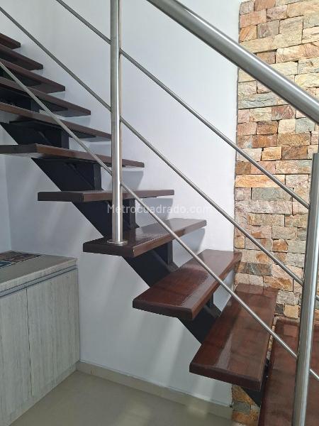 Spacious 4BR Duplex Apartment in Laureles - 7