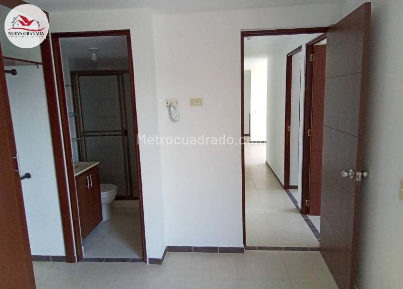 High-Floor 3BR Apartment in Belún La Mota - 8