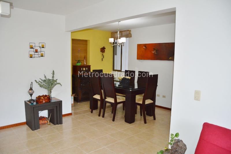Apartamento de 3 Alcobas con Balcón en El Poblado Oviedo - 3