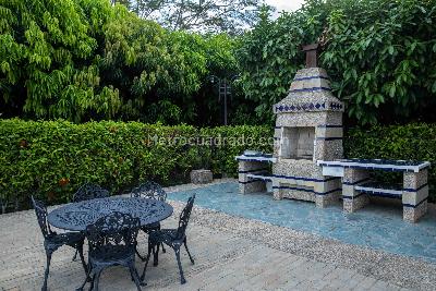 Casa de 4 alcobas en venta en Conjunto Quintas Del Remanso, Girardot, 255 m² · foto 5 de 9