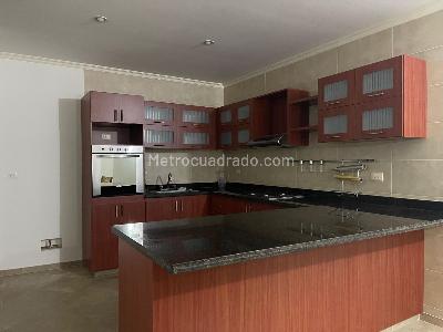 Casa de 4 alcobas en venta en Conjunto Quintas Del Remanso, Girardot, 255 m² · foto 8 de 9