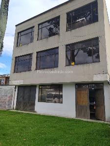 Casa de 5 alcobas en venta en Las Villas, Bogotá, 590 m² · foto 1 de 20