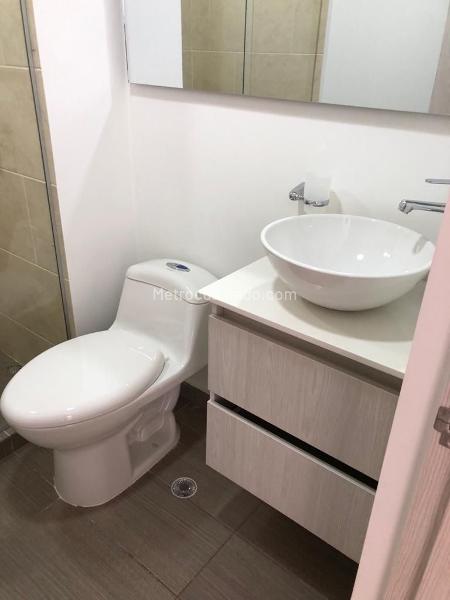 Modern 3BR Apartment with Balcony in Santa Ana Obrero - 8