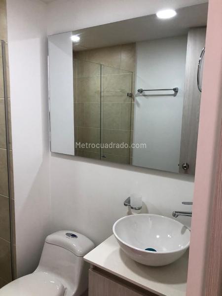 Modern 3BR Apartment with Balcony in Santa Ana Obrero - 5