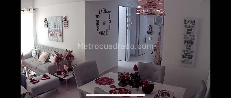 Moderno Apartamento de 3 Habitaciones con Balcón en Santa Ana Obrero