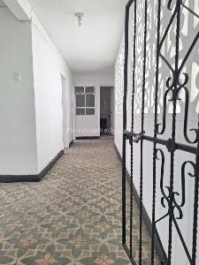 Casa de 5 alcobas en venta en Granada, Girardot, 192 m² · foto 5 de 10