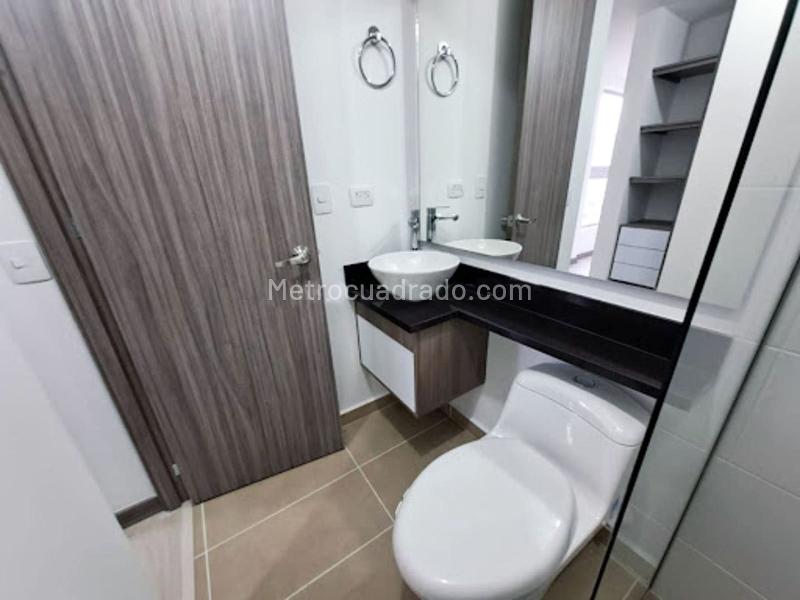 Apartamento iluminado de 2 alcobas con balcón en Suramérica, Itagüí - 8