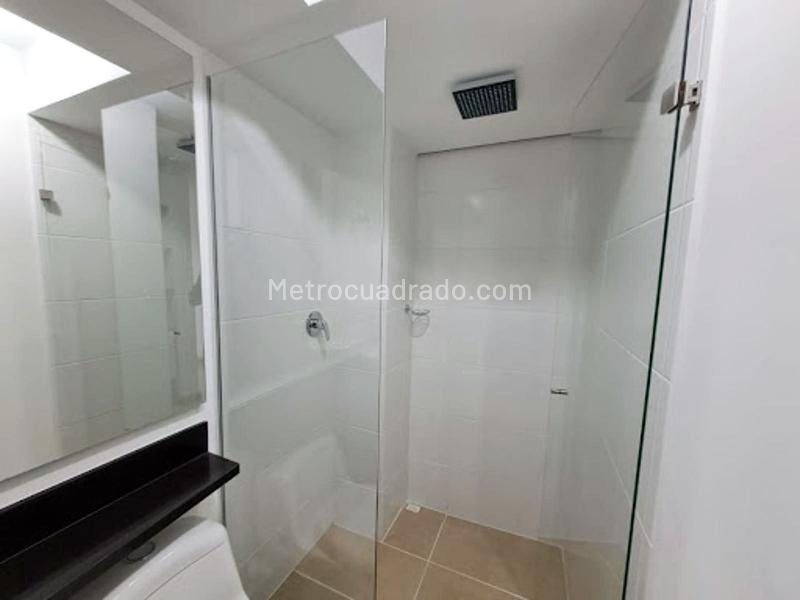 Apartamento iluminado de 2 alcobas con balcón en Suramérica, Itagüí - 9